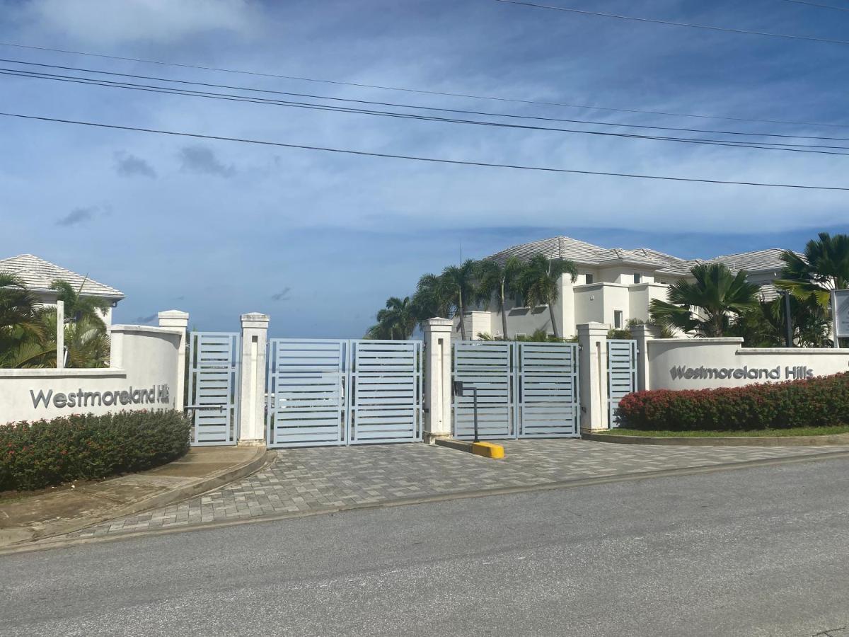 Westmoreland Hills - Mount Standfast - St James - Full Gym Membership Saint James Buitenkant foto