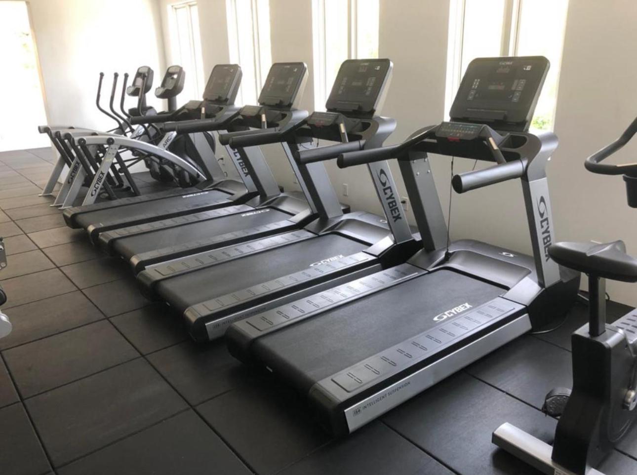 Westmoreland Hills - Mount Standfast - St James - Full Gym Membership Saint James Buitenkant foto