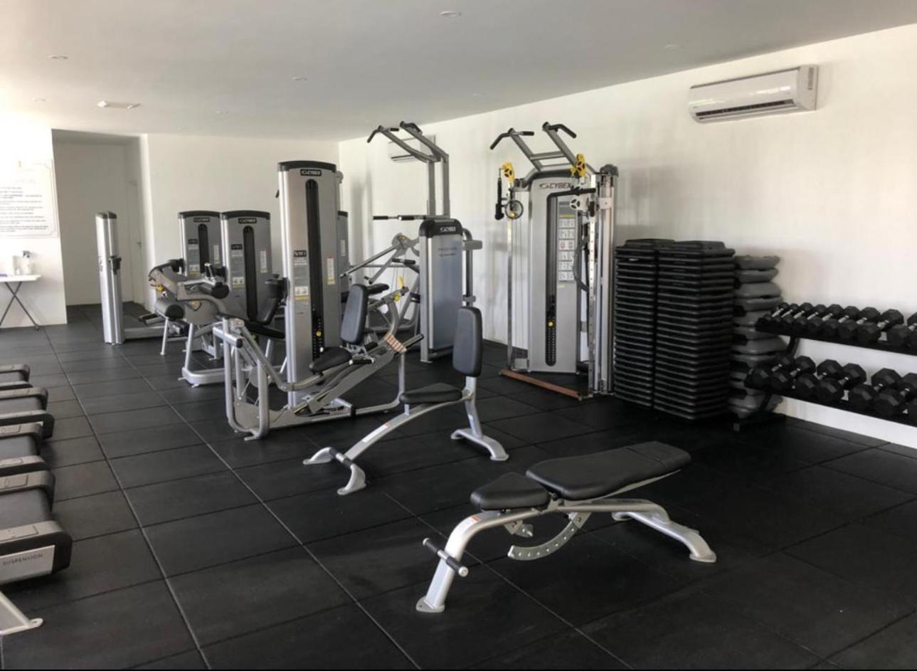 Westmoreland Hills - Mount Standfast - St James - Full Gym Membership Saint James Buitenkant foto